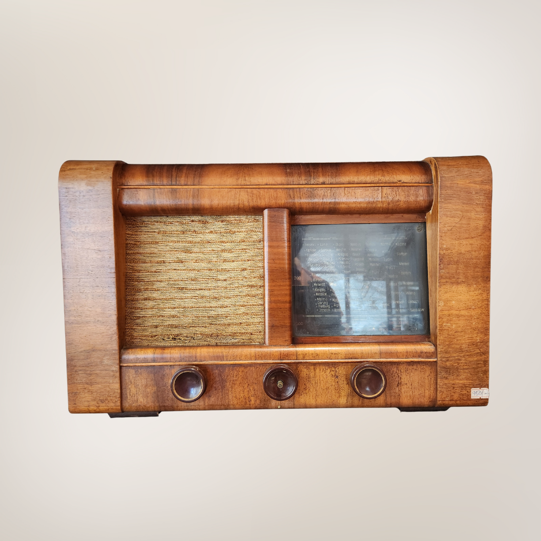 Vintage 1939 Graetz 51W Tube Radio
