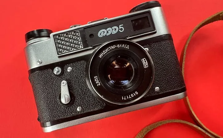 Vintage FED-5B Soviet 35mm Rangefinder Film Camera with Industar-61 L/D 55mm f/2.8 Lens - Image 2